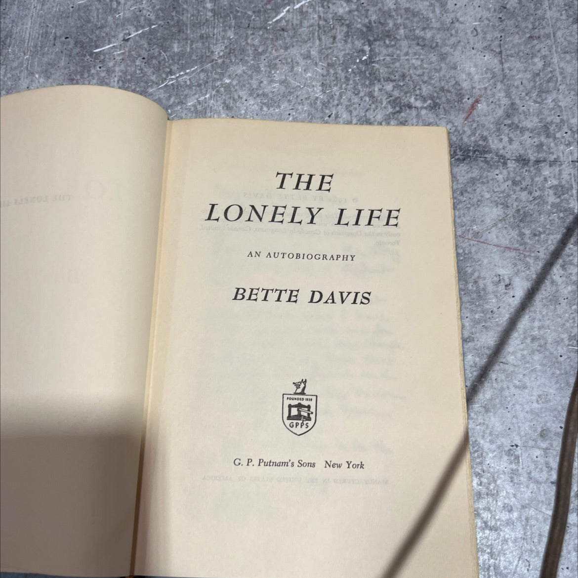 the pivag stta lonely life an autobiography book, by bette davis, 1962 Hardcover image 2