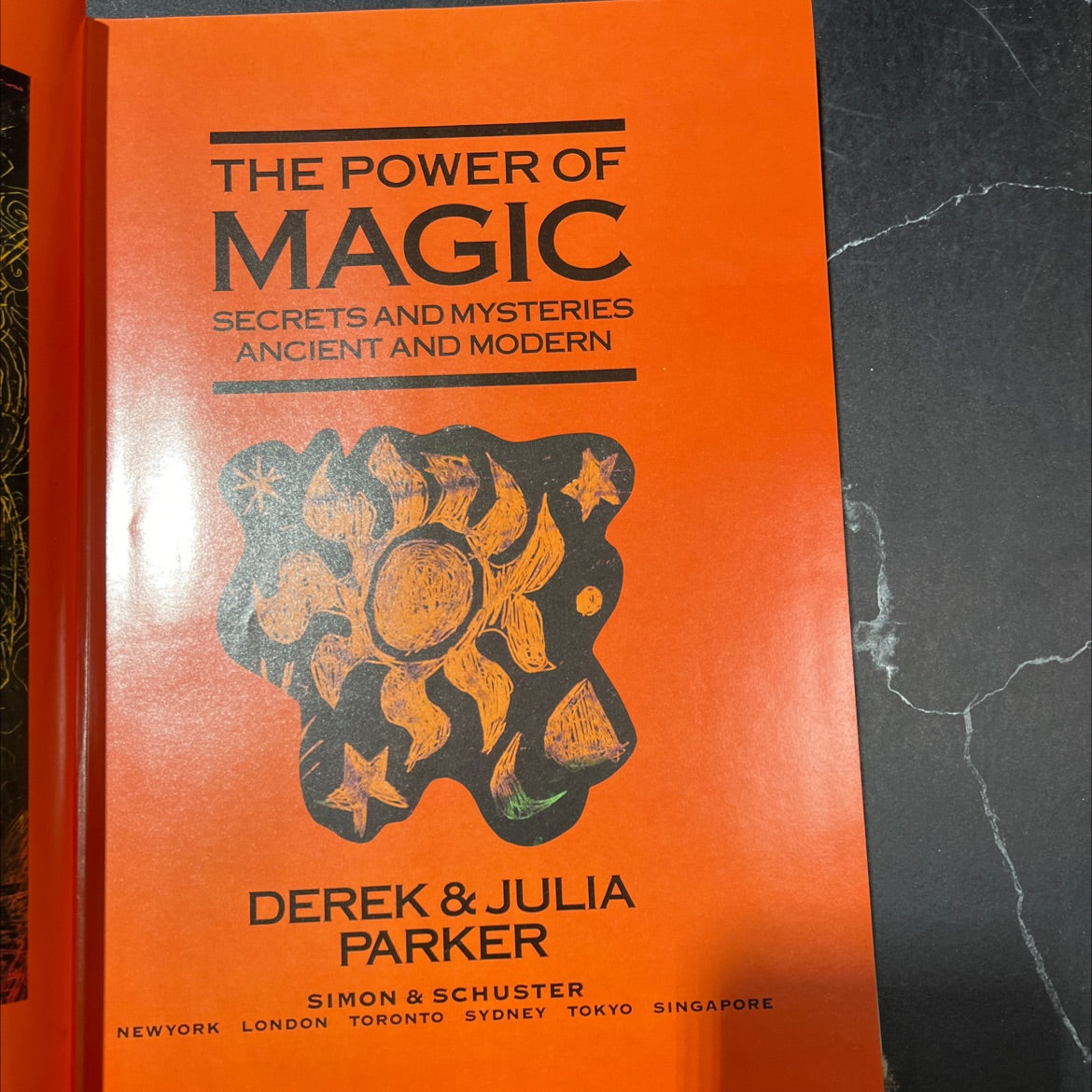 the power of magic secrets and mysteries ancient and modern book, by Derek and Julia Parker, 1992 Hardcover image 2