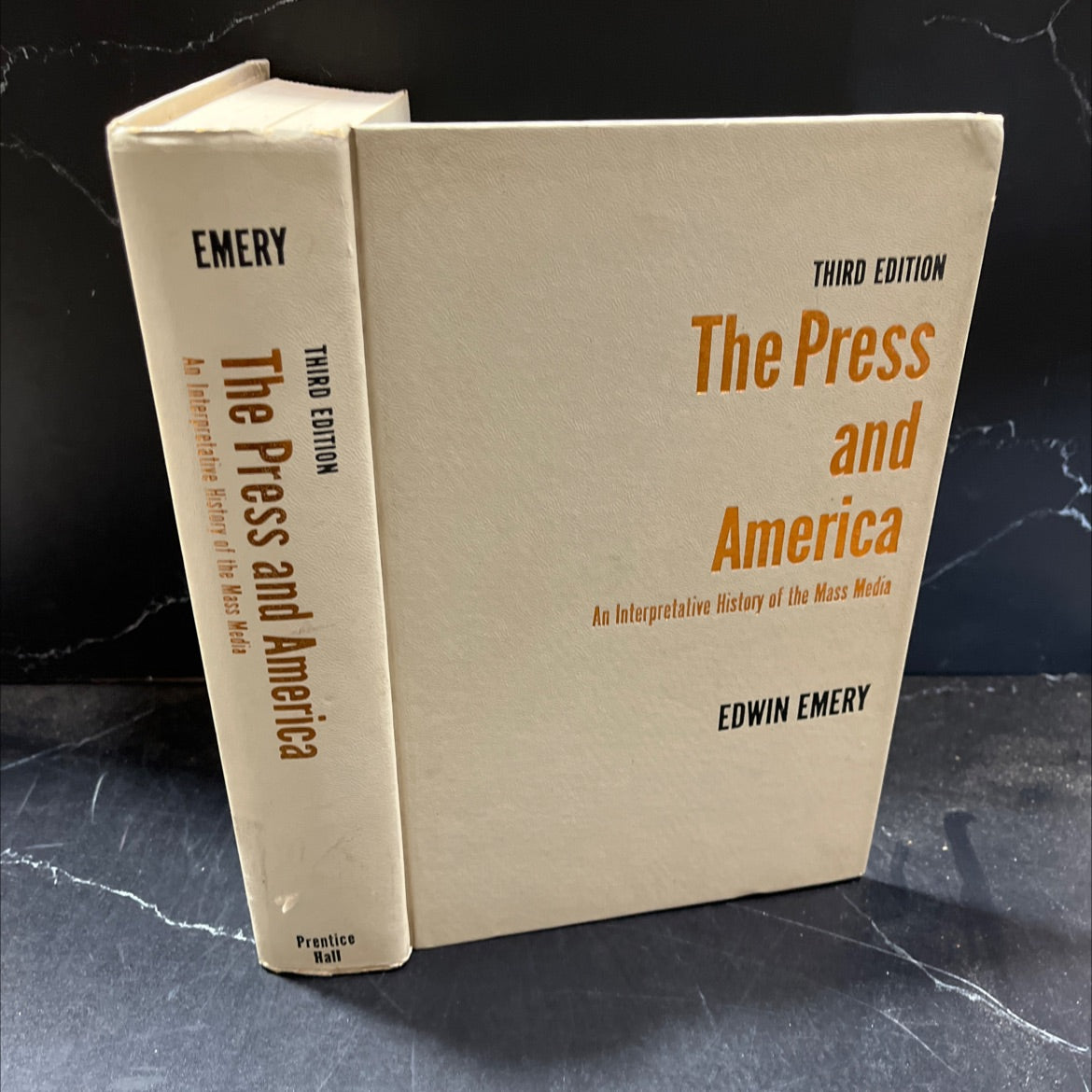 the press and america, an interpretative history of the mass media book, by edwin emery, 1972 Hardcover image 1