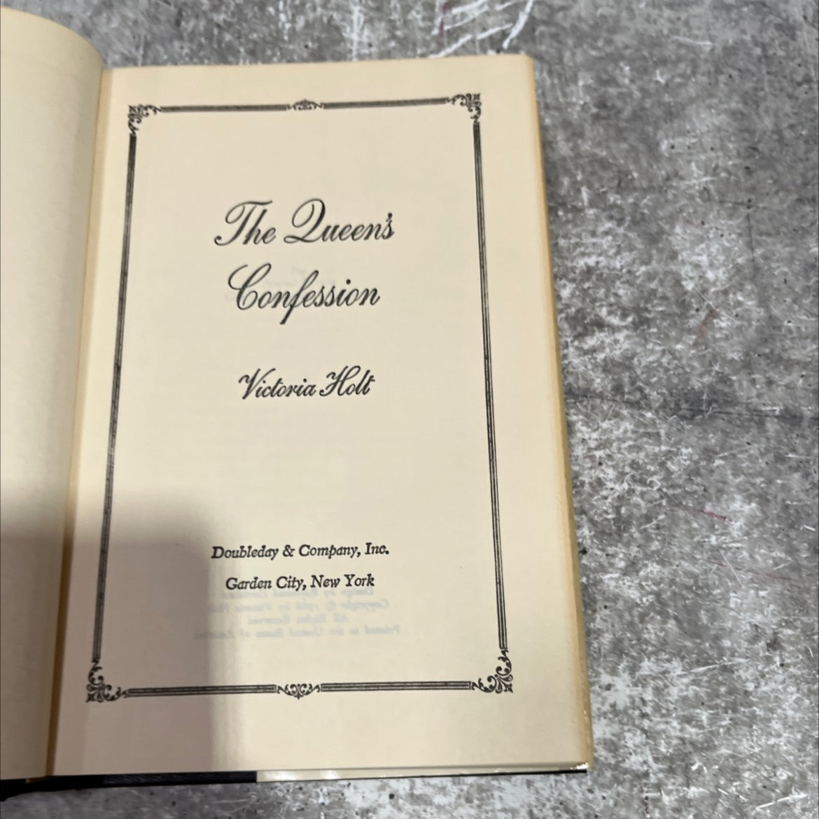 the queen's confession book, by victoria holt, 1968 Hardcover image 2