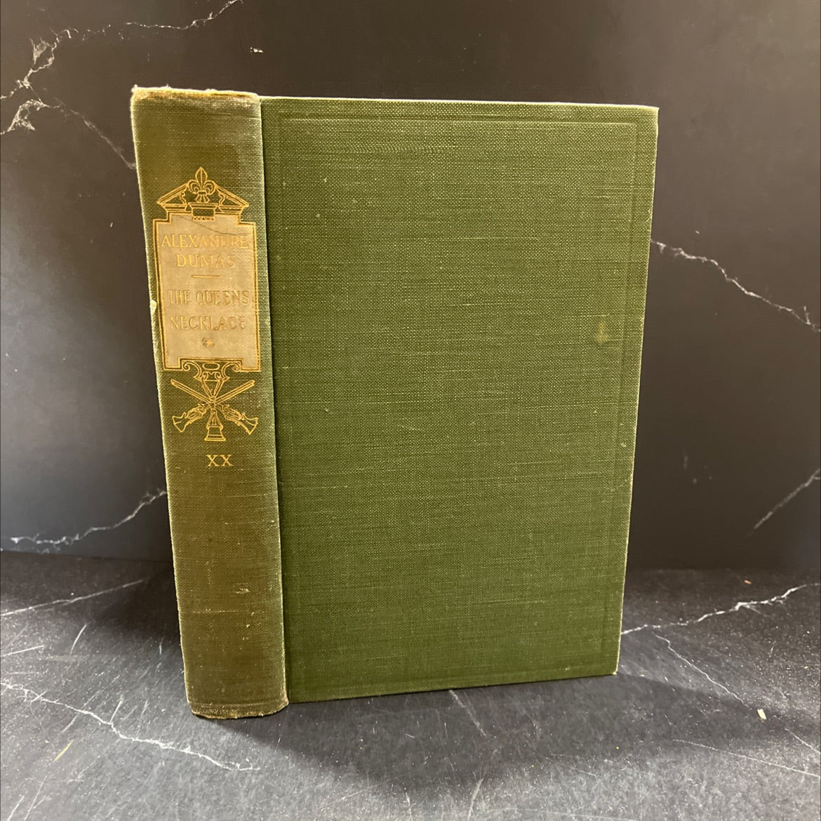 the queen's necklace book, by unknown, 1910 Hardcover image 1