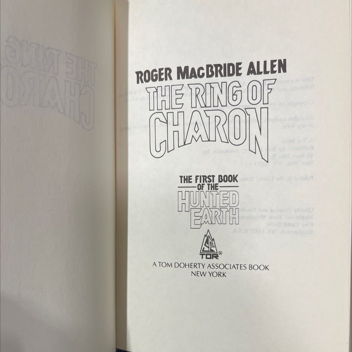 the ring of charon book, by roger macbride allen, 1990 Hardcover image 2