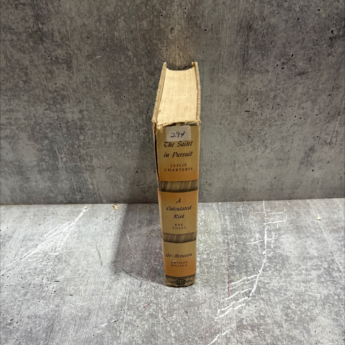 the saint in pursuit book, by leslie charteris, 1970 Hardcover image 4