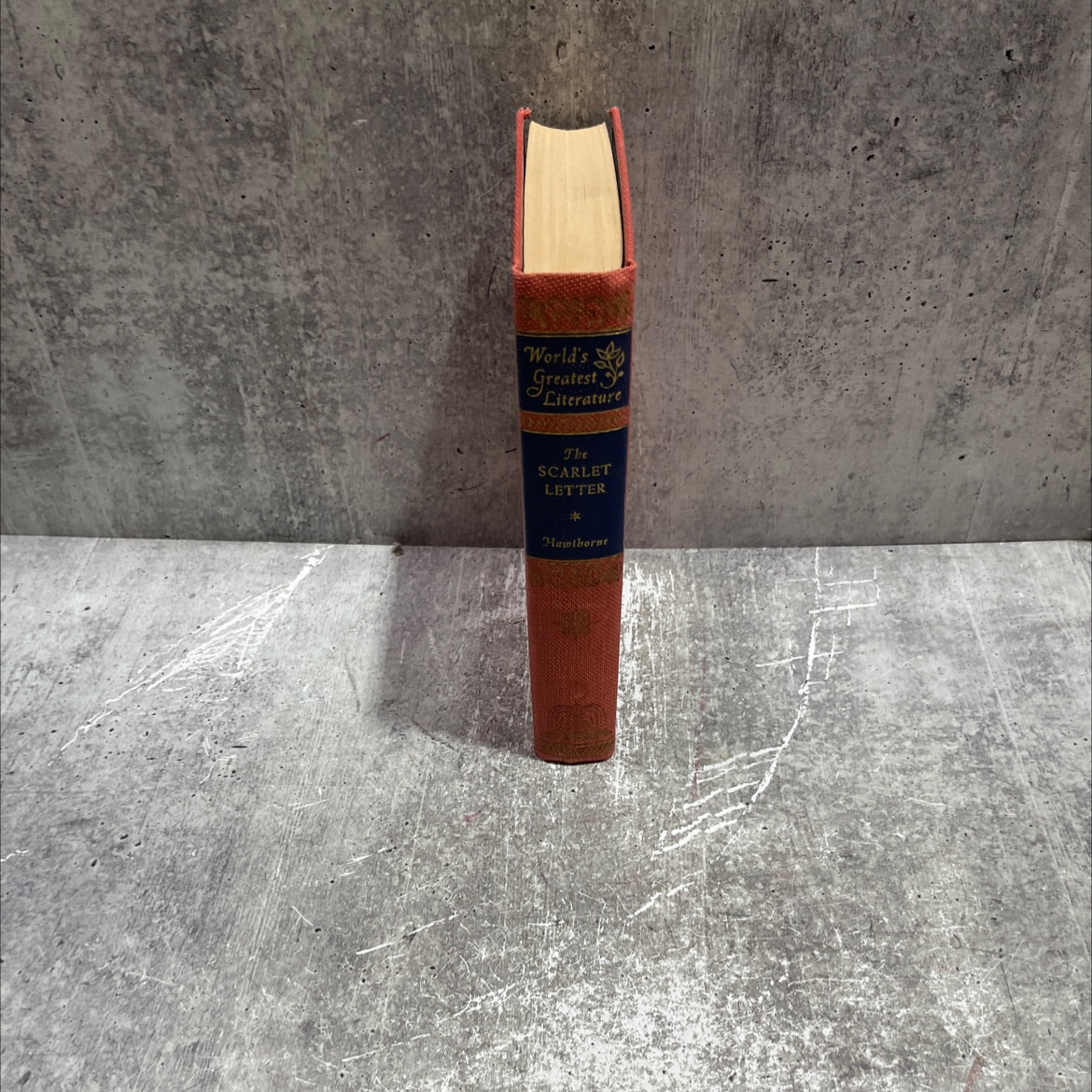the scarlet letter book, by nathaniel hawthorne, 1949 Hardcover image 4