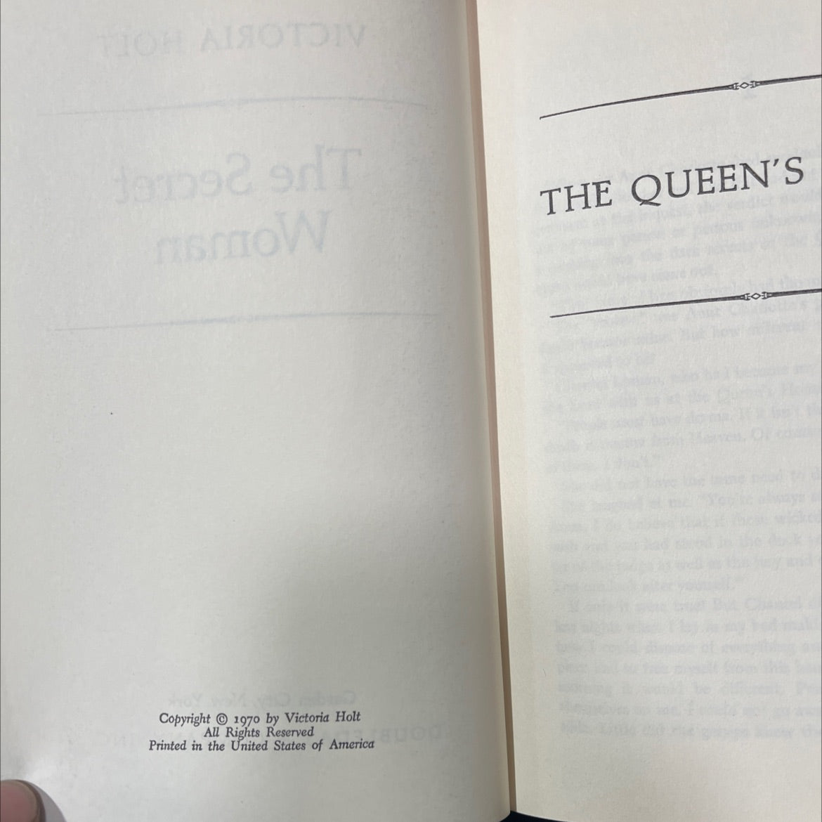 the secret woman book, by victoria holt, 1970 Hardcover image 3