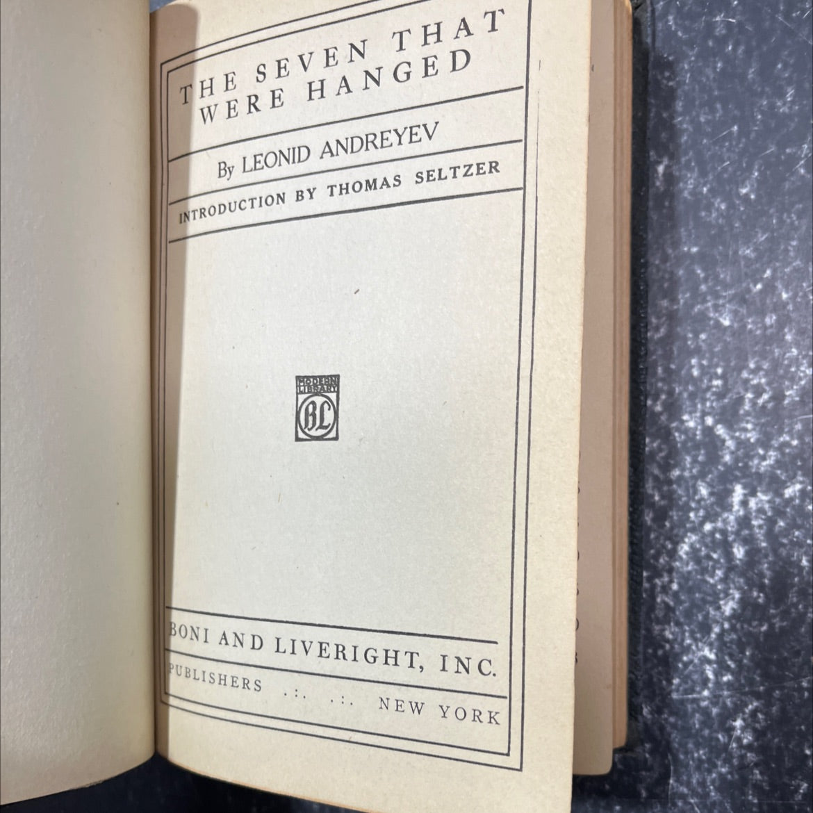 the seven that were hanged book, by leonid andreyev, 1918 Leather image 2
