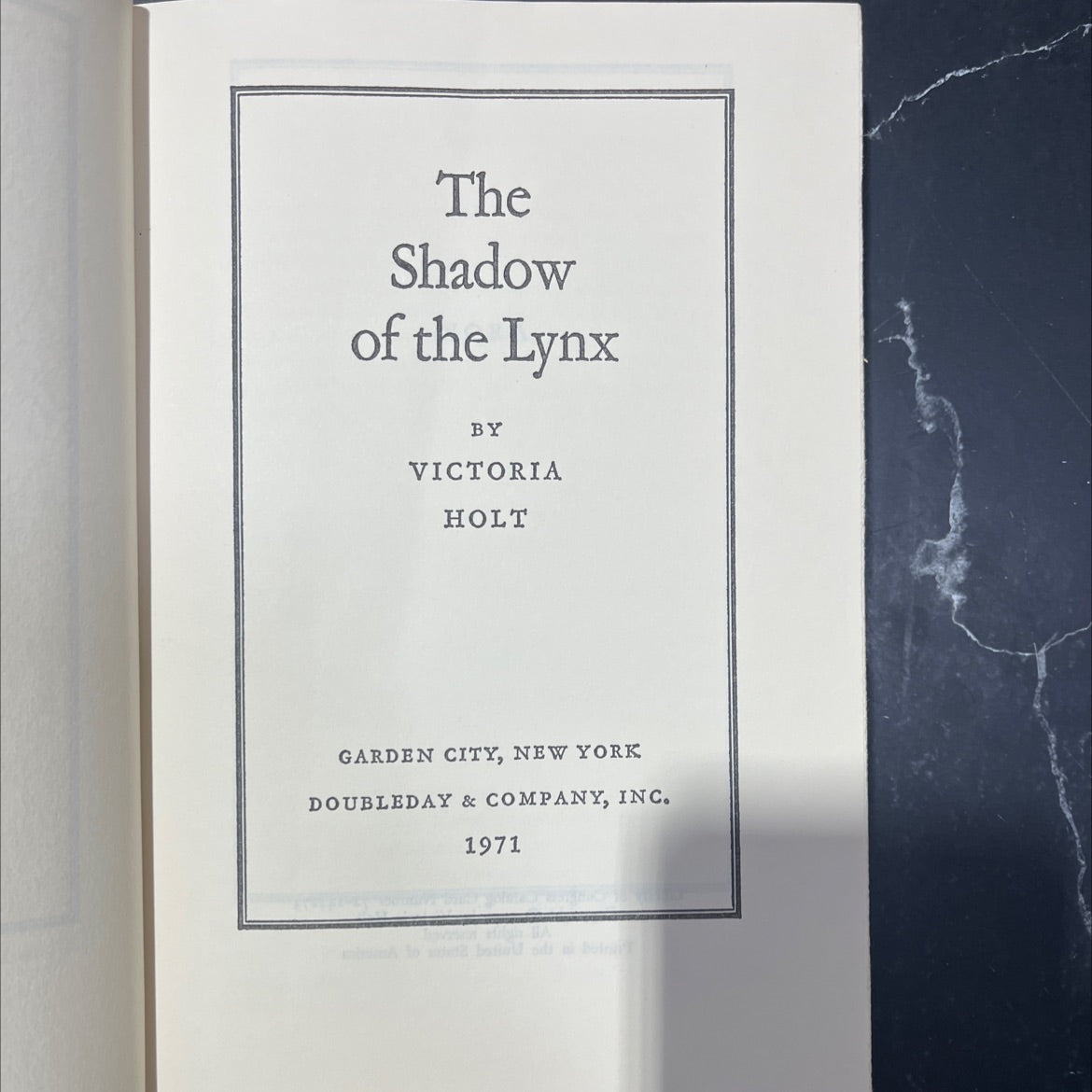the shadow of the lynx book, by victoria holt, 1971 Hardcover image 2