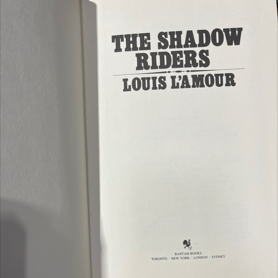 the shadow riders book, by louis l'amour, 1982 Leather image 2