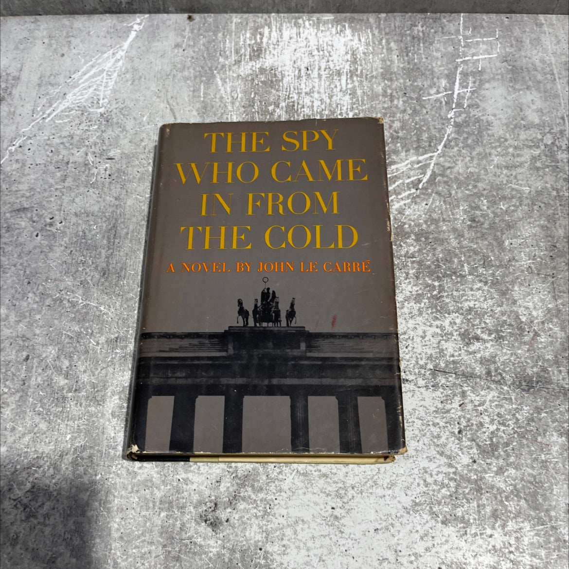 the spy who came in from the cold book, by John le Carré, 1963 Hardcover image 1