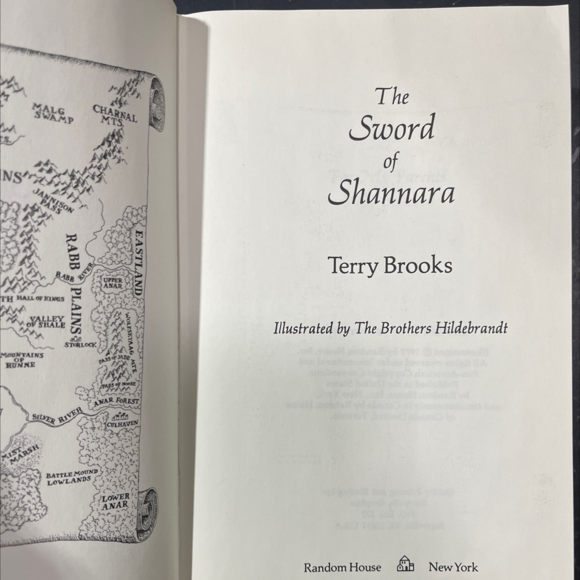 the sword of shannara book, by terry brooks, 1977 Hardcover image 2
