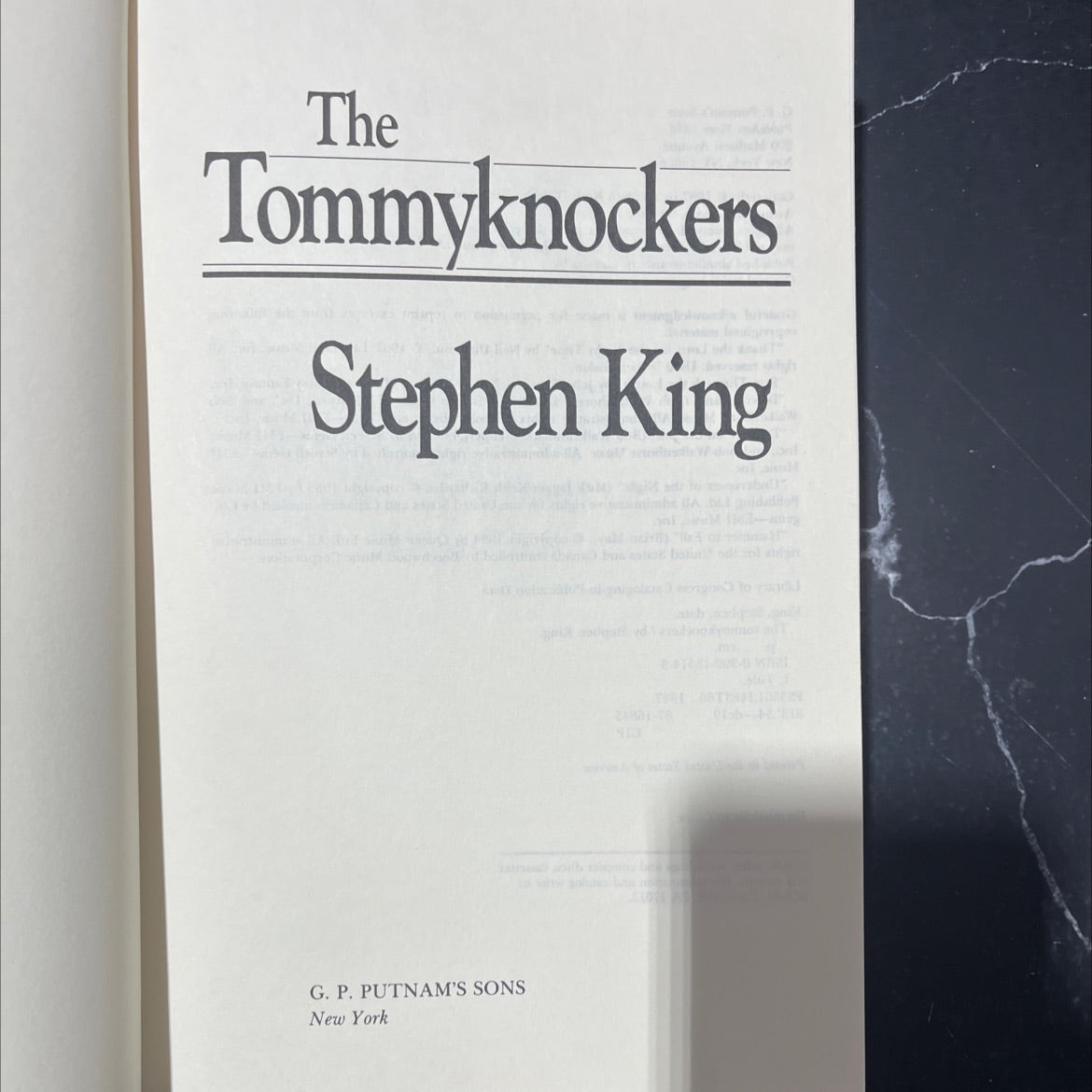 the tommyknockers book, by Stephen King, 1987 Hardcover image 2