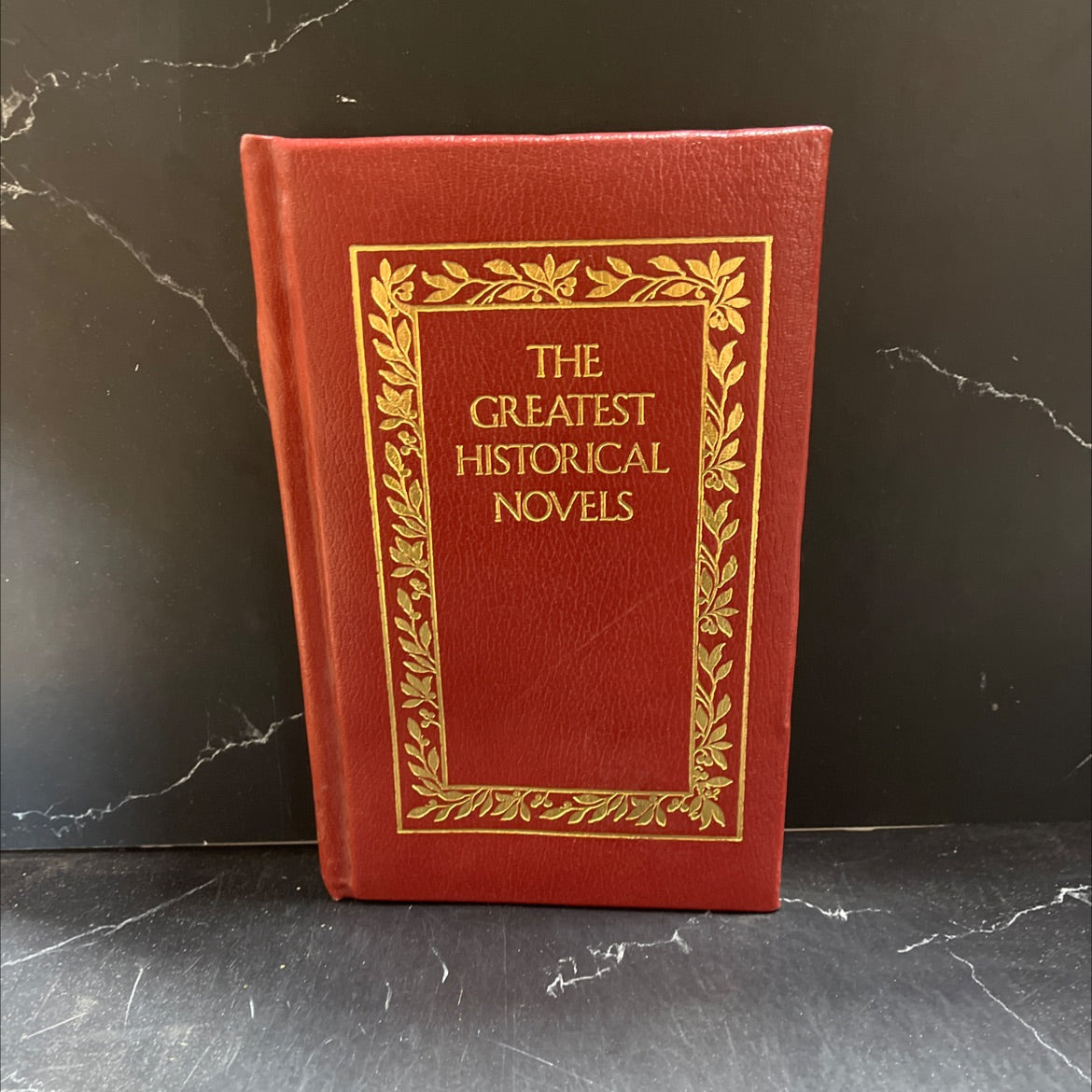 the virginian a horseman of the plains book, by owen wister, 1985 Leather image 1