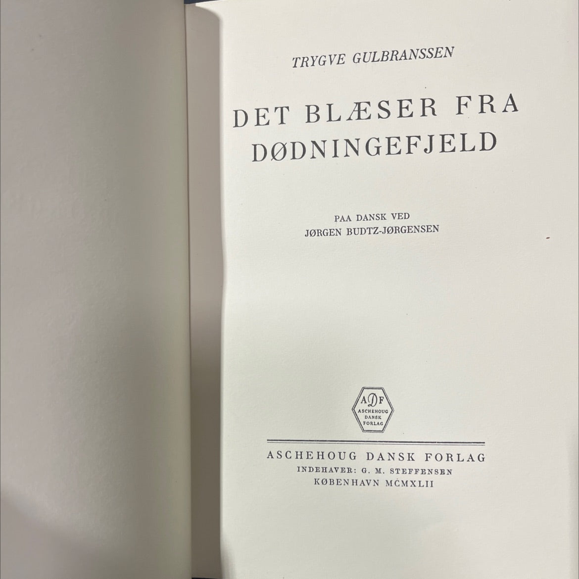 the wind blows from the death mountain book, by trygve gulbranssen, 1942 Leather image 2