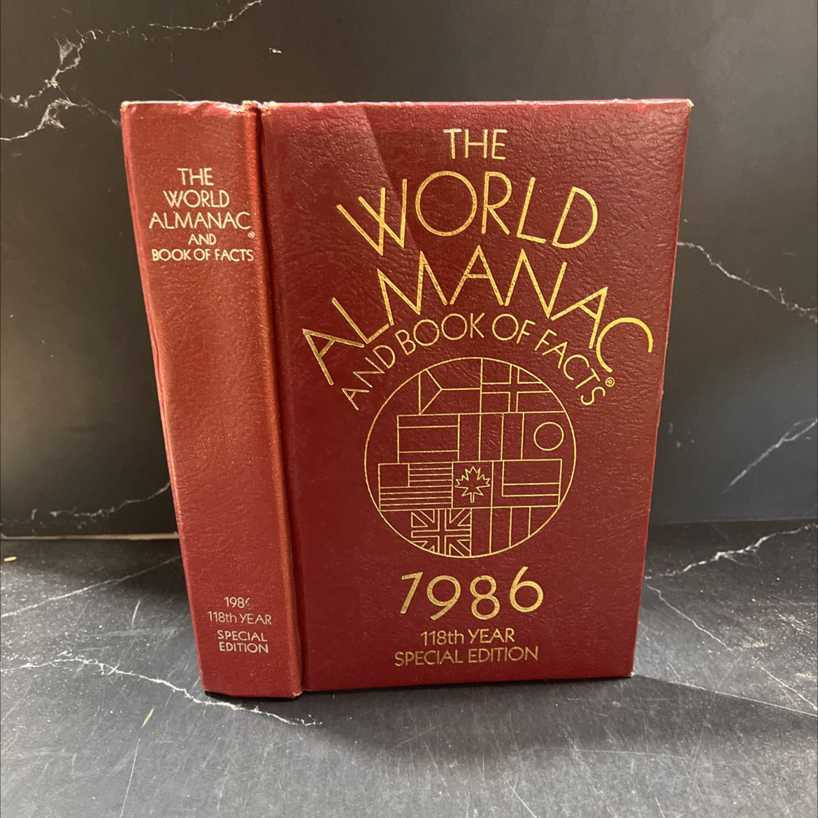 the world almanac and book of facts 1986 book, by unknown, 1986 Leather image 1