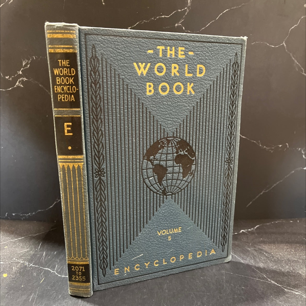 the world book encyclopedia book, by the quarrie corporation, 1938 Hardcover image 1