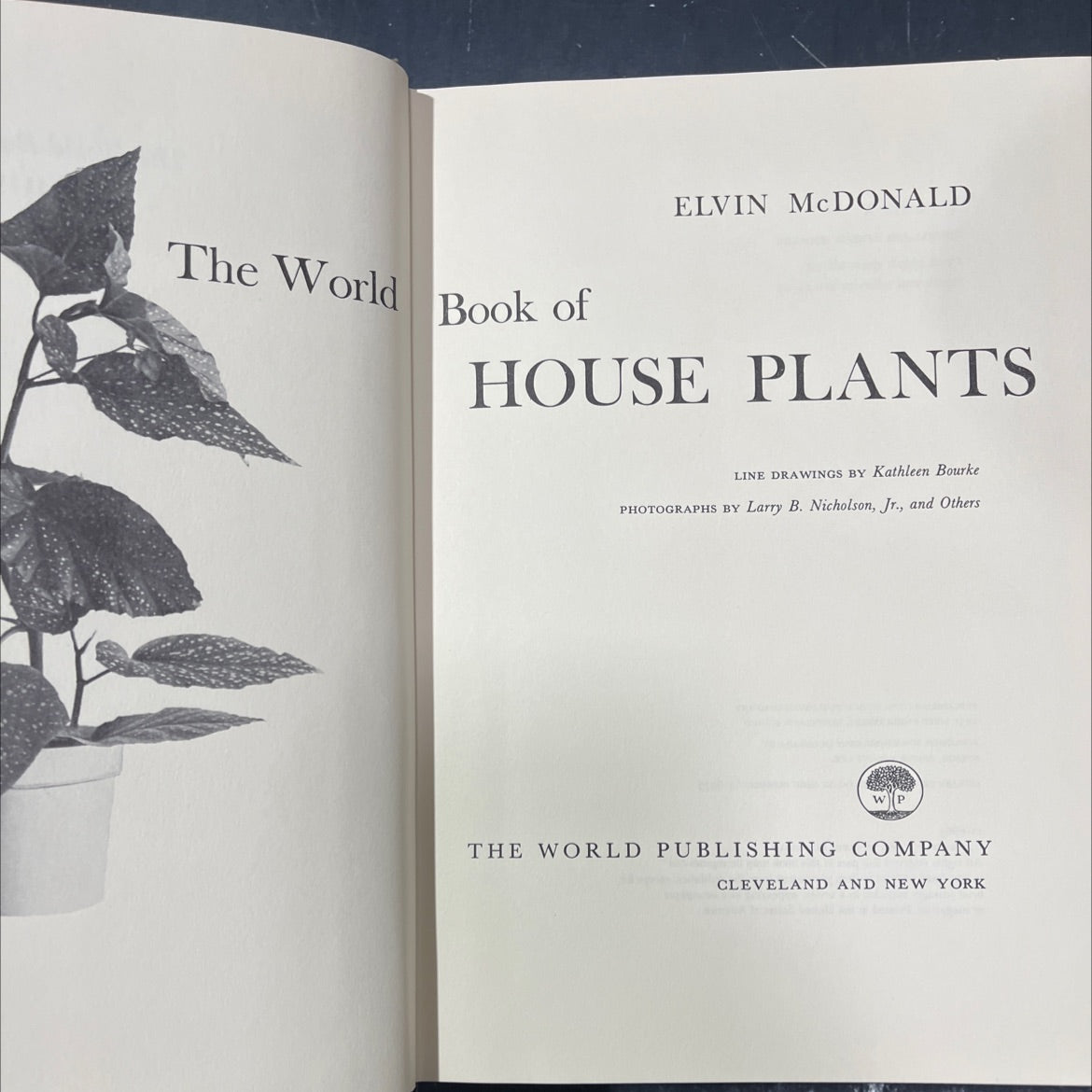 the world book of elvin mcdonald house plants book, by elvin mcdonald, 1963 Hardcover image 2