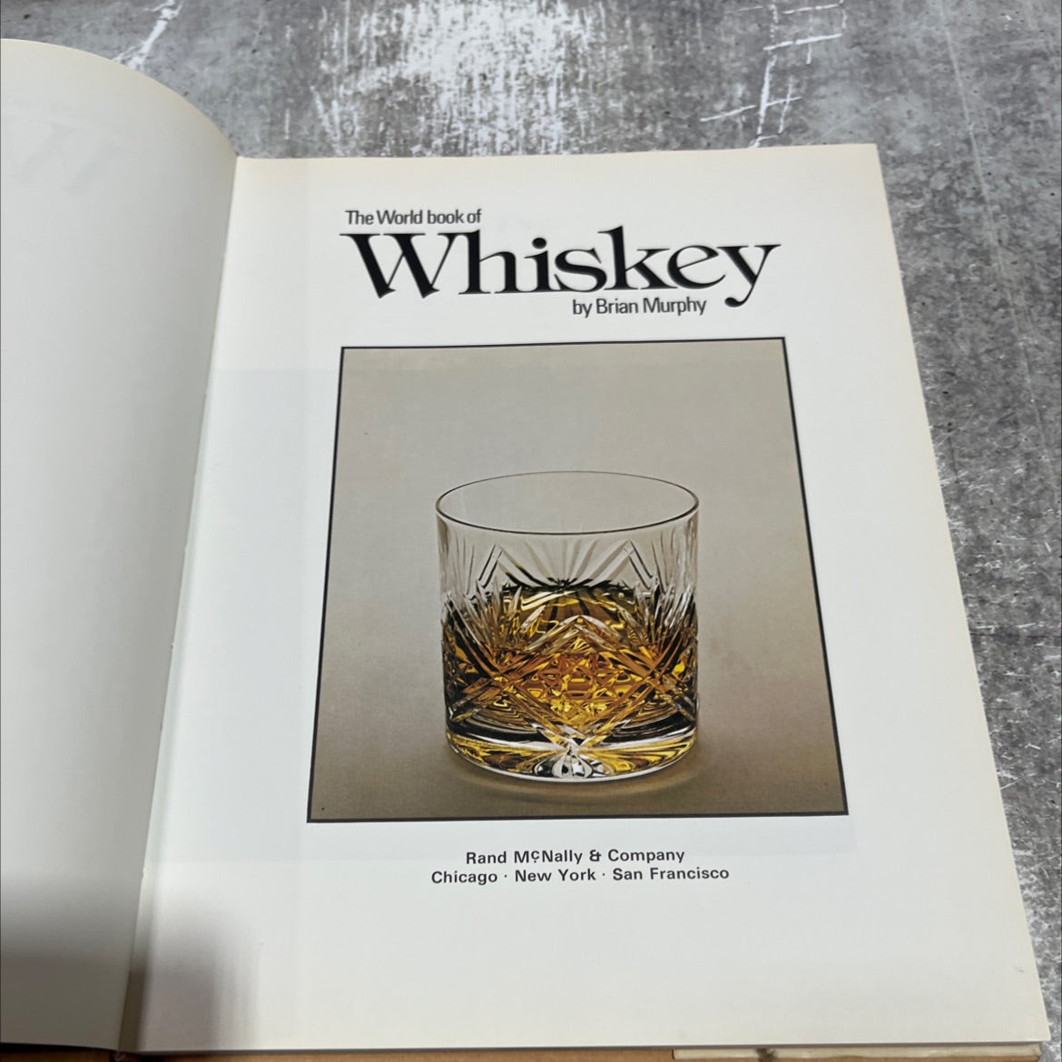 the world book of whiskey book, by brian murphy, 1979 Hardcover image 2