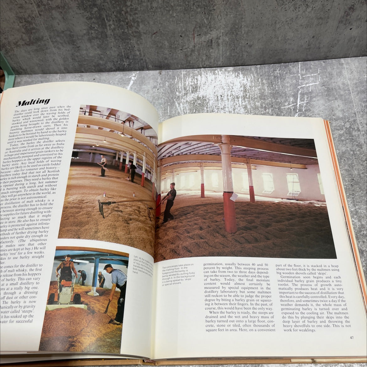 the world book of whiskey book, by brian murphy, 1979 Hardcover image 4