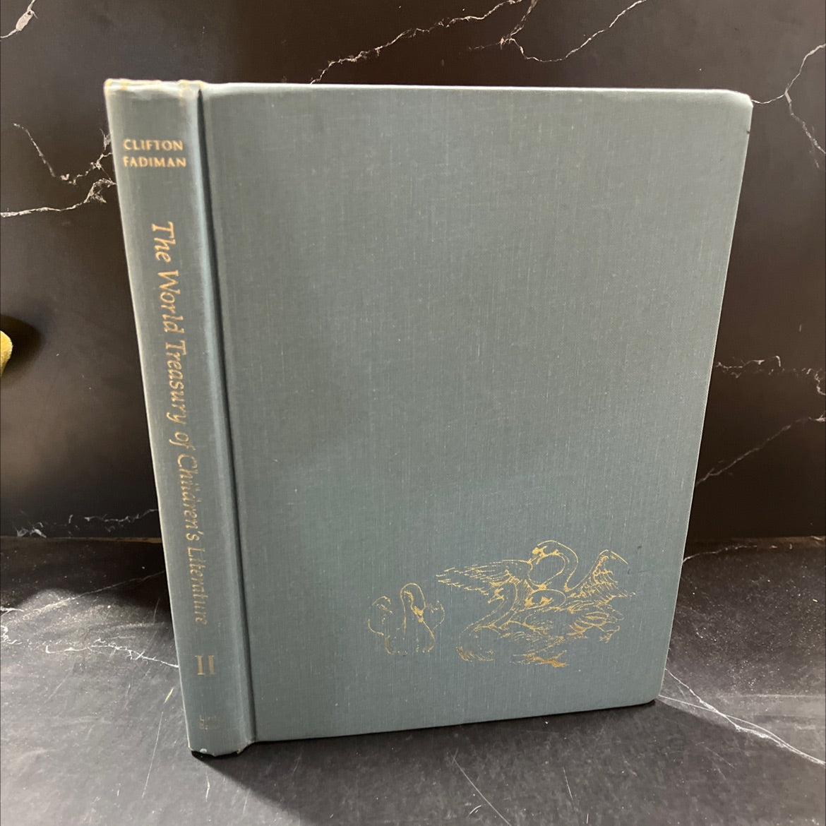 the world treasury of children's literature book, by clifton fadiman, 1984 Hardcover image 1