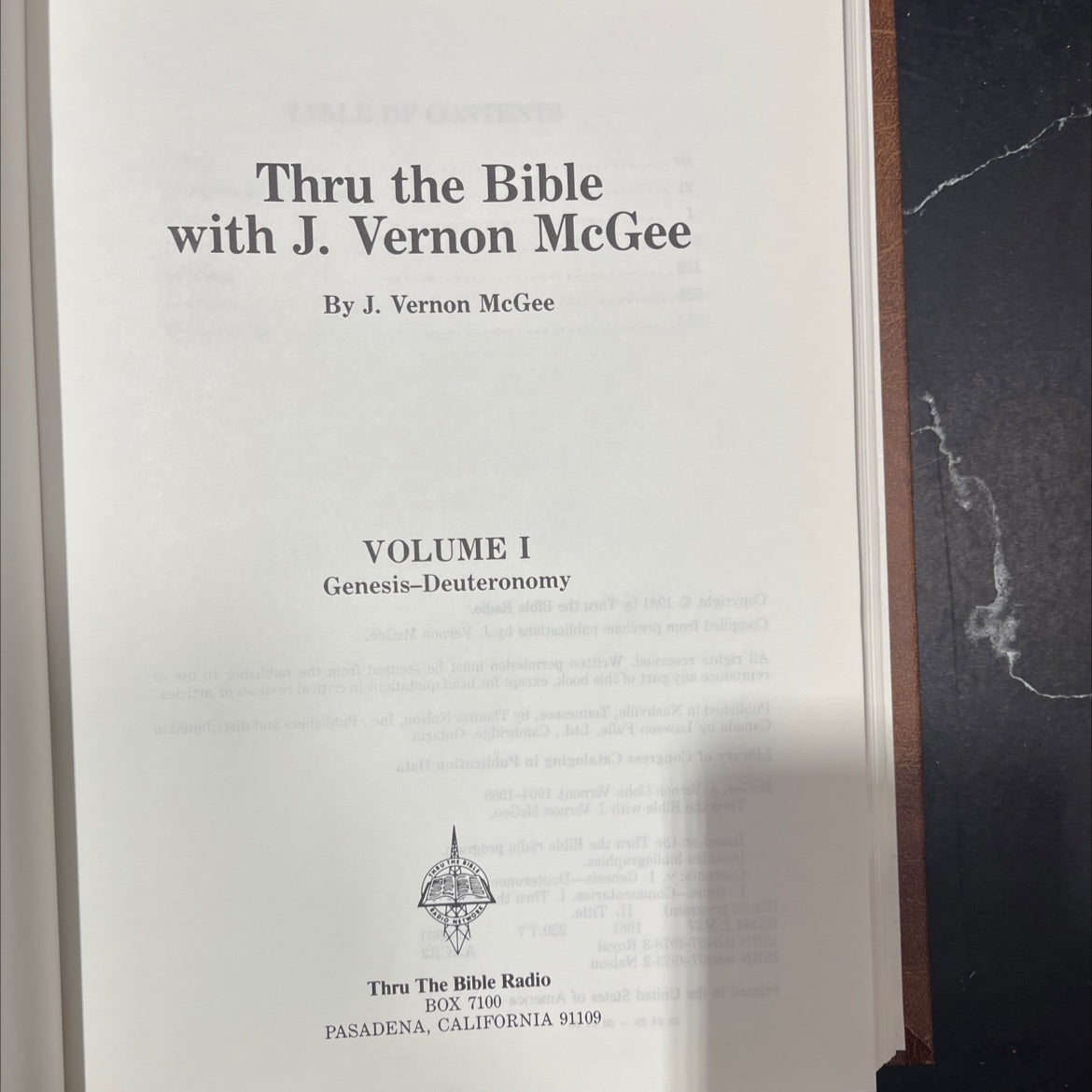 thru the bible with j. vernon mcgee volume i genesis-deuteronomy book, by j. vernon mcgee, 1981 Hardcover image 2