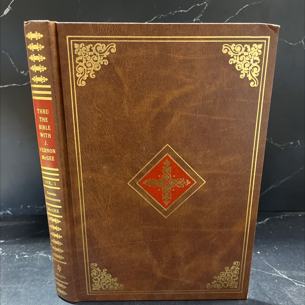 thru the bible with j. vernon mcgee volume i genesis-deuteronomy book, by j. vernon mcgee, 1981 Hardcover image 1