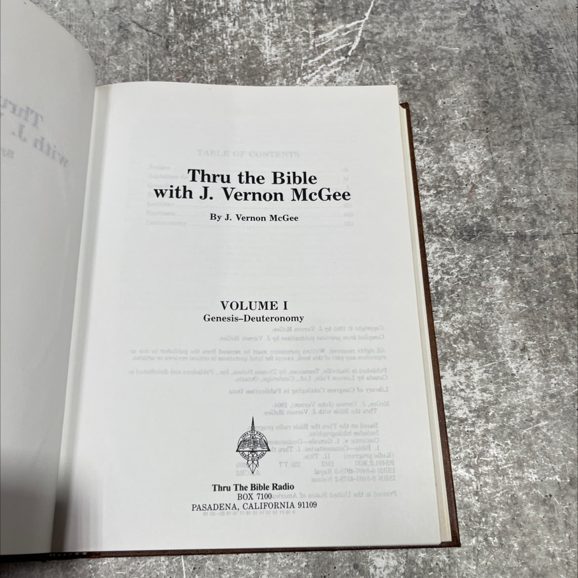 thru the bible with j. vernon mcgee volume i genesis-deuteronomy book, by j. vernon mcgee, 1981 Hardcover image 2