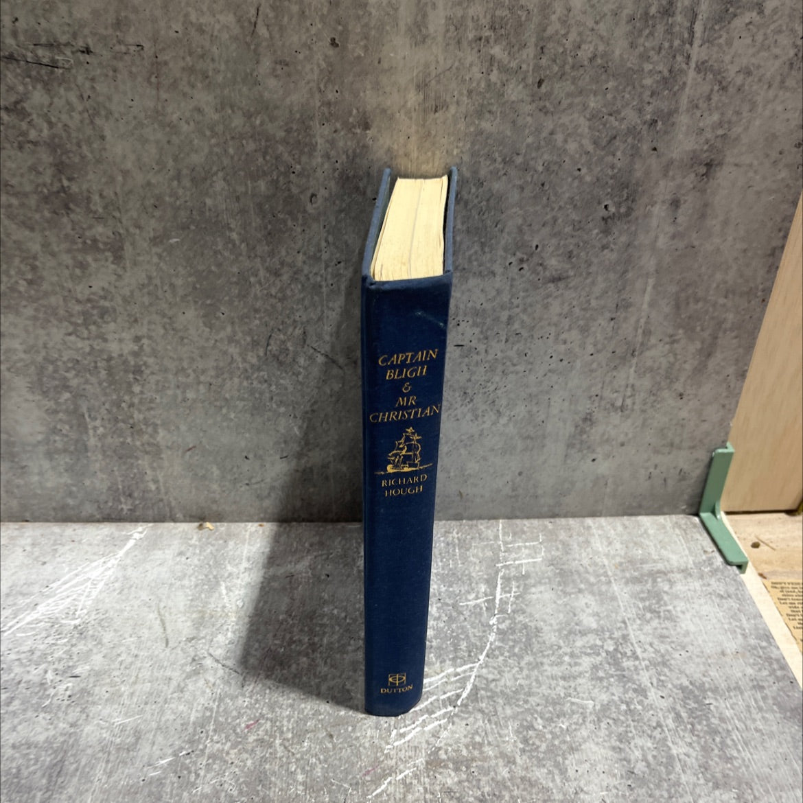 to die sion int tleship esher ate captain bligh & mr christian the men and the mutiny book, by richard hough, 1973 image 4