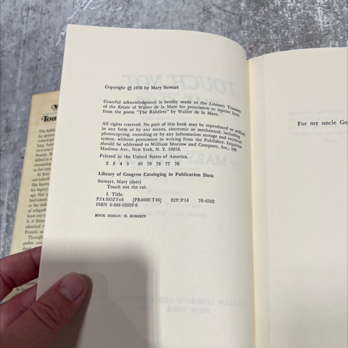 touch not the cat book, by mary stewart, 1976 Hardcover image 3