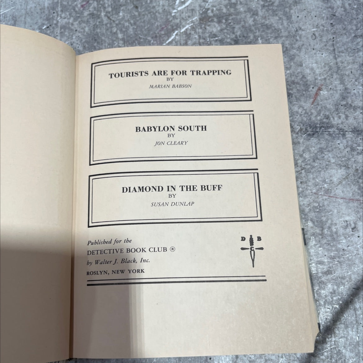 tourists are for trapping book, by Marian Babson, 1989 Hardcover image 2