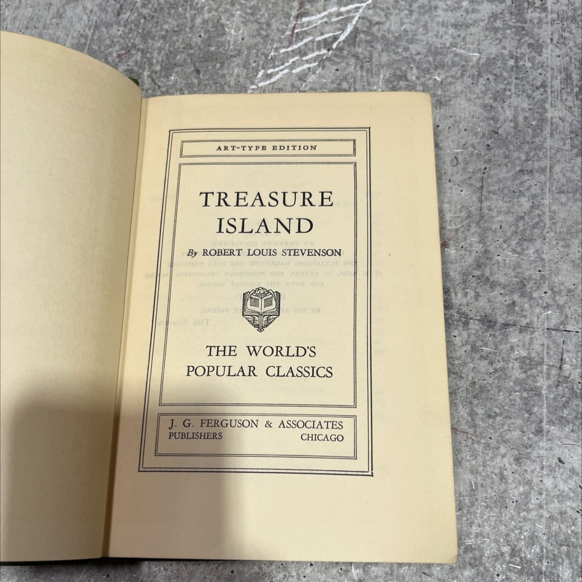 treasure island book, by robert louis stevenson, 2010 Hardcover image 2
