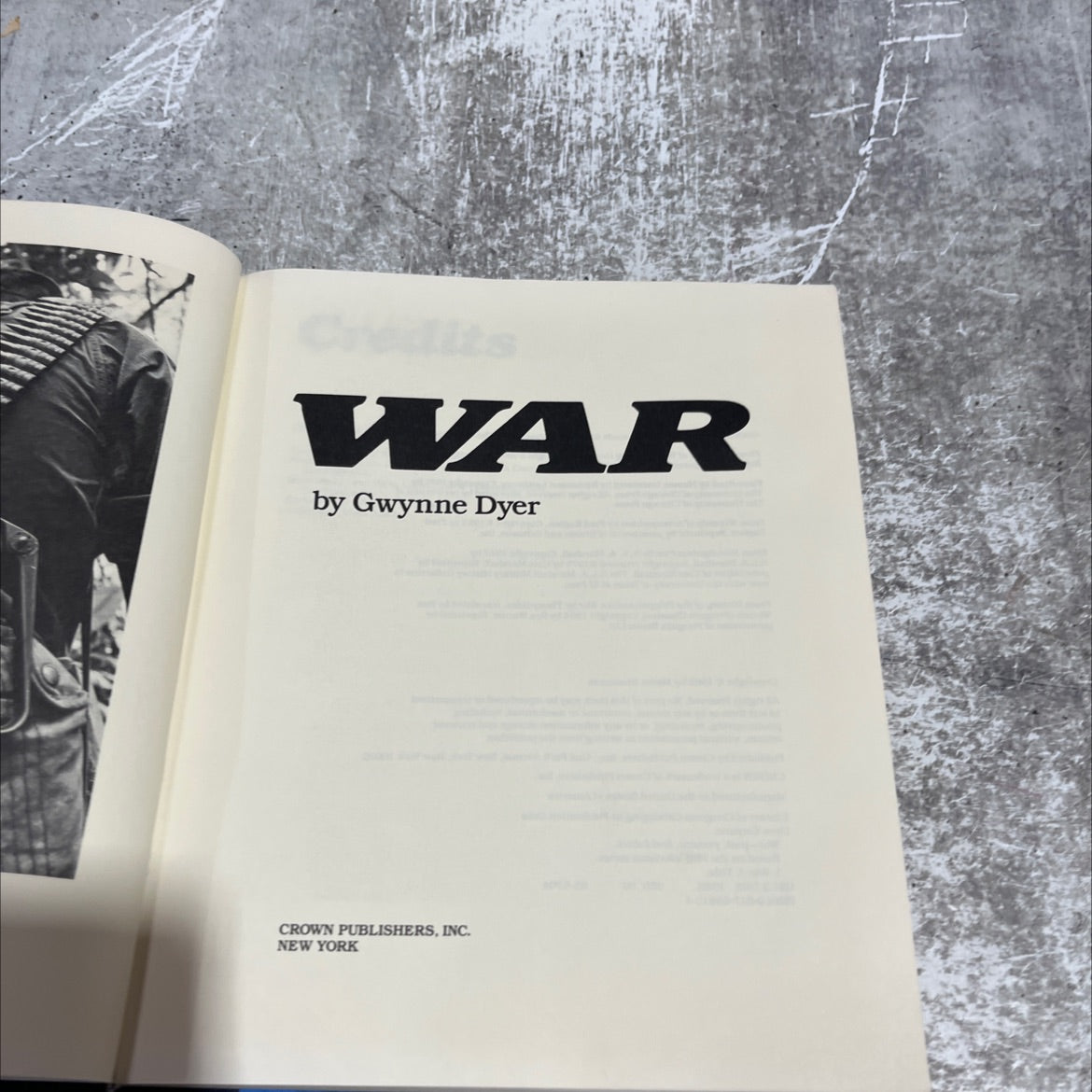 war-past, present, and future book, by Gwynne Dyer, 1985 Hardcover image 2