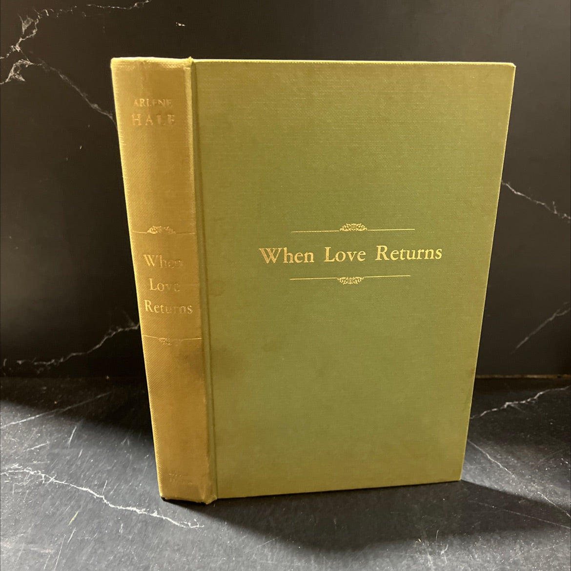 when love returns book, by arlene hale, 1970 Hardcover image 1