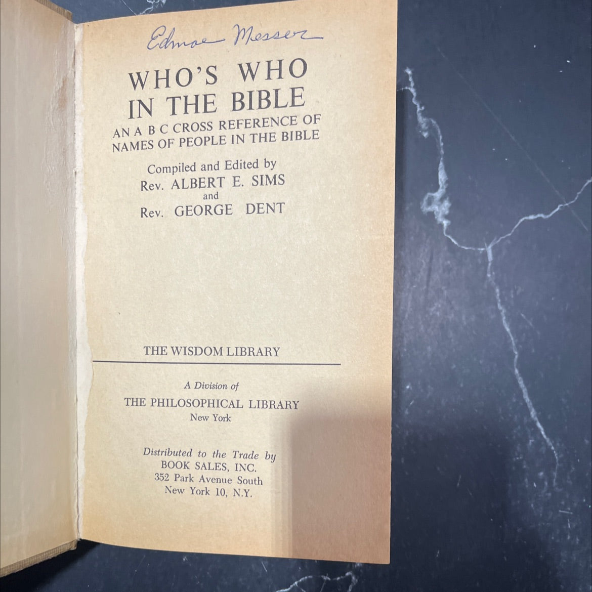 who's who in the bible an a b c cross reference of names of people in the bible book, by Edmae Messer, 1960 Hardcover image 2