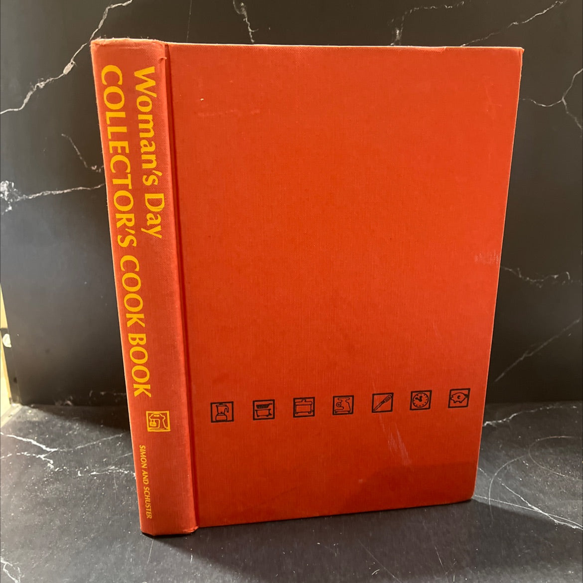 woman's day collector's revised cook book and enlarged book, by unknown, 1973 Hardcover image 1