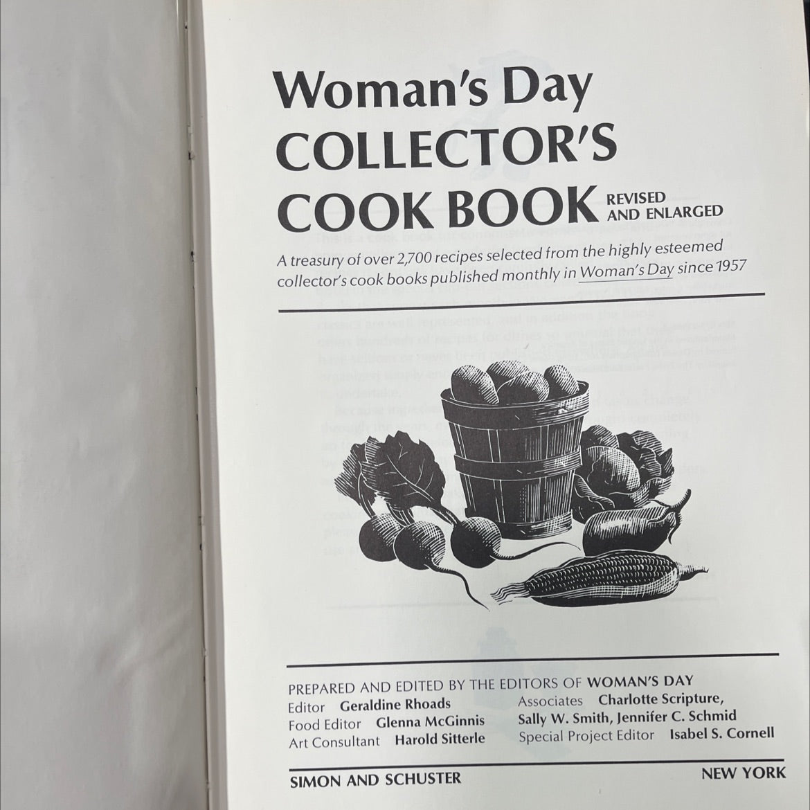 woman's day collector's revised cook book and enlarged book, by unknown, 1973 Hardcover image 2