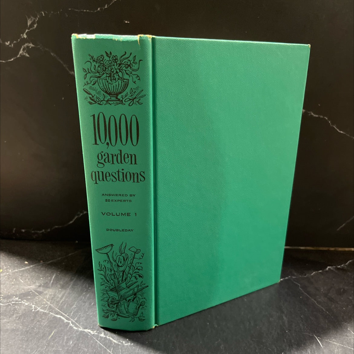 10000 garden questions answered by 20 experts new revised edition book, by F. F. Rockwell, 1959 Hardcover image 1