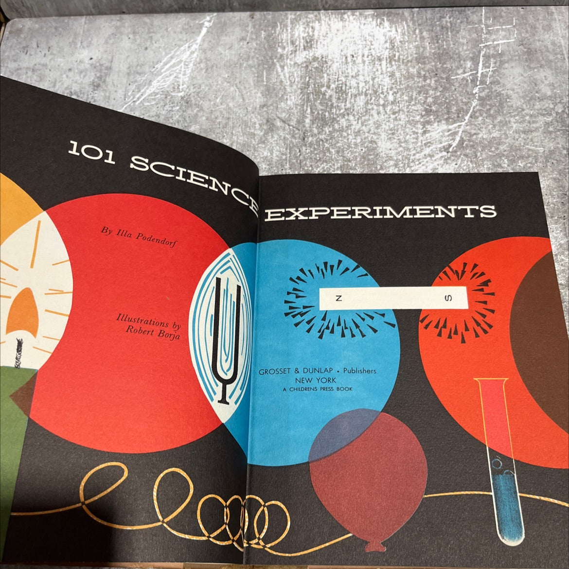 101 science experiments book, by Illa Podendorf, 1962 Hardcover image 2