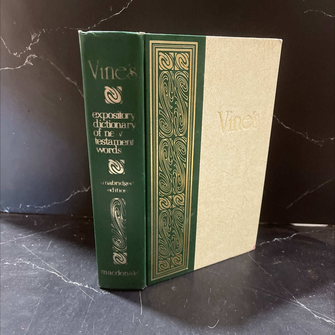 a comprehensive dictionary of the original greek words with their precise meanings for english readers book, by w. e. image 1