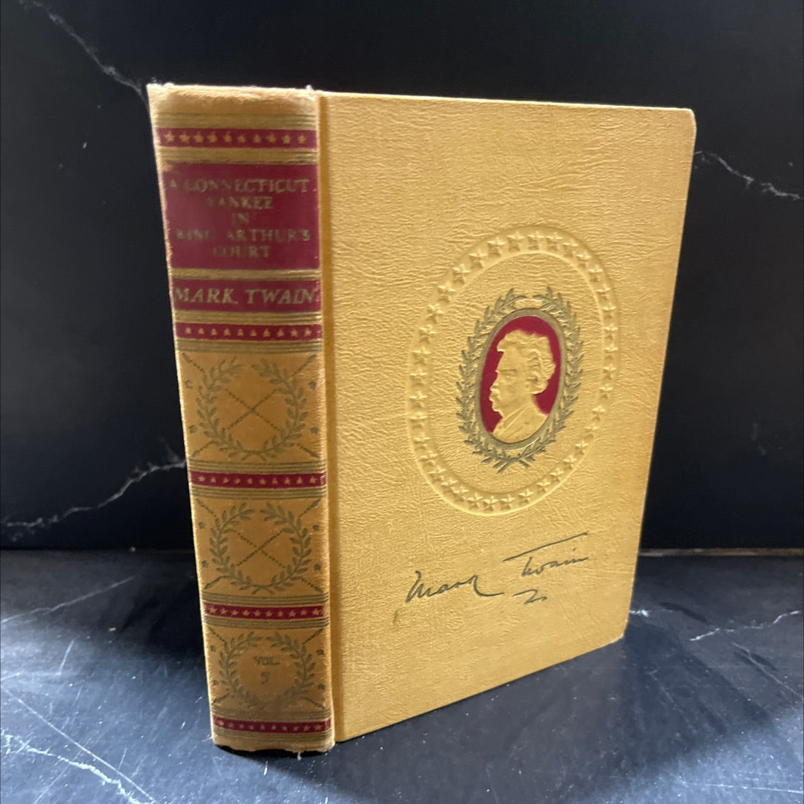 a connecticut yankee in king arthur's court book, by samuel l. clemens, 1917 Hardcover image 1