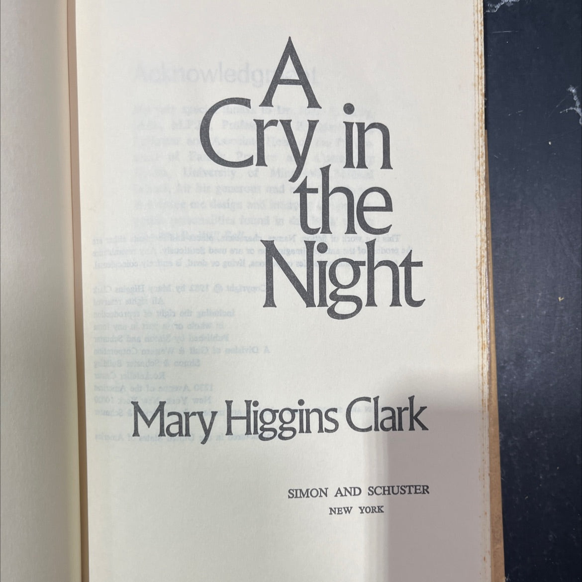 a cry in the night book, by mary higgins clark, 1982 Hardcover image 2