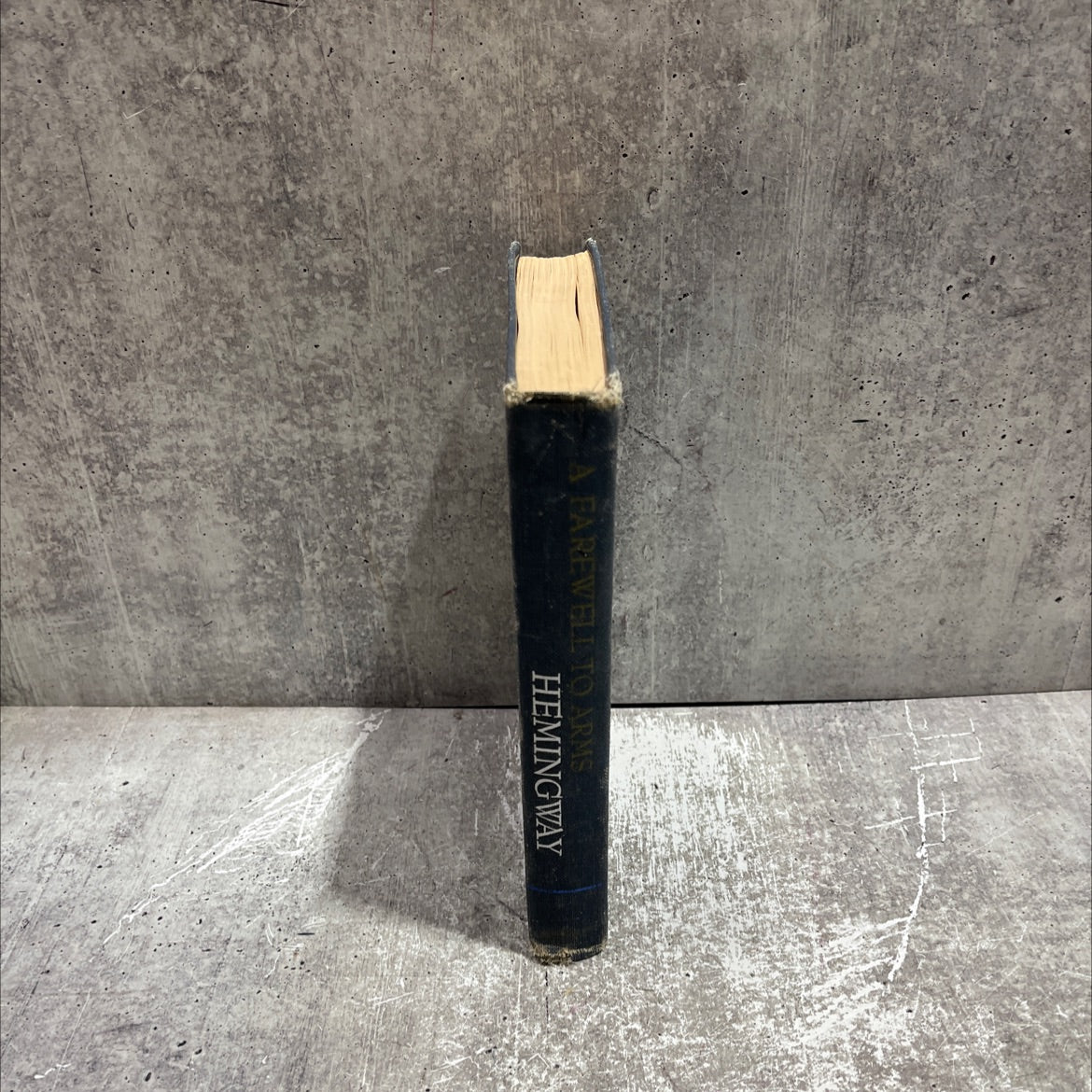 a farewell to arms book, by ernest hemingway, 1957 Hardcover image 4