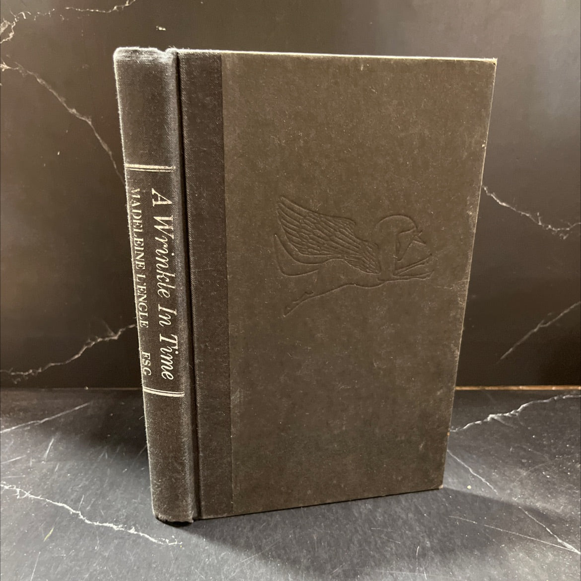 a wrinkle in time book, by madeleine l'engle, 1998 Hardcover image 1