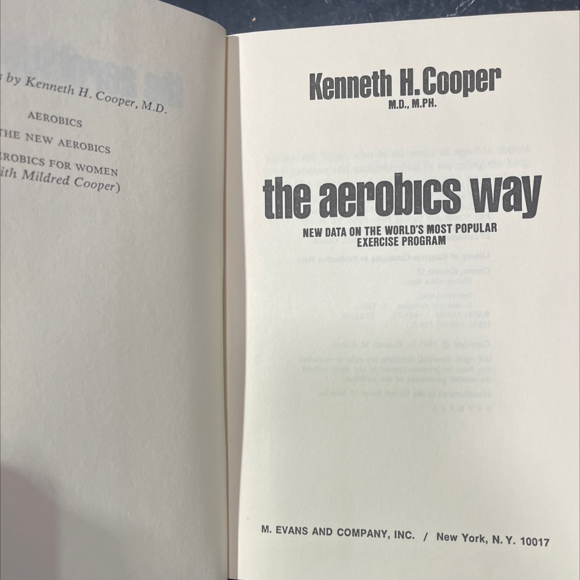 SIGNED aerobics the new aerobics robics for women book, by Kenneth H. Cooper, M.D., 1977 Hardcover, Vintage image 2