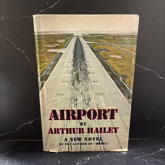 airport book, by Arthur Hailey, 1968 Hardcover image 1
