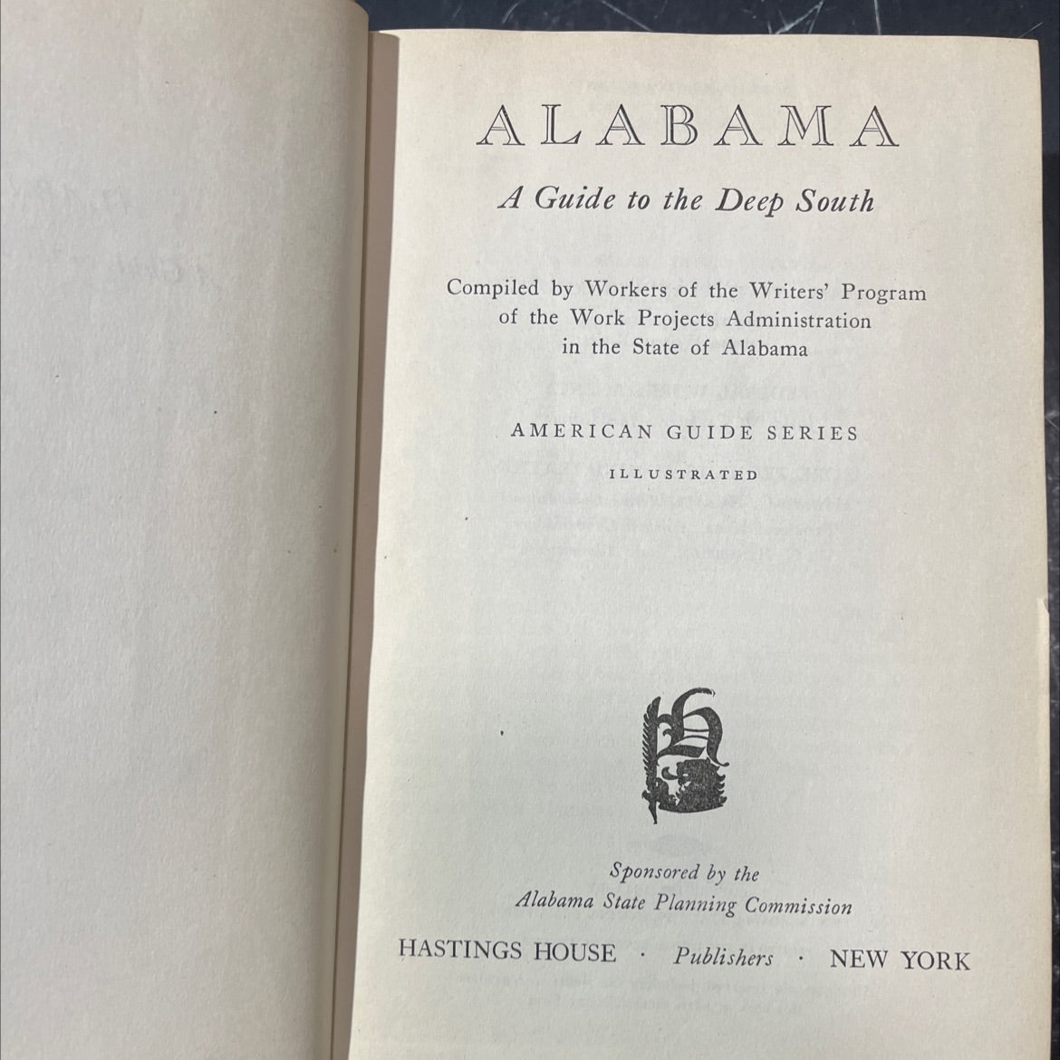 alabama a guide to the deep south book, by workers of the writers' program of the work projects administration in the image 2