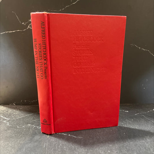 alfred hitchcock presents: stories that go bump in the night book, by roald dahl, dorothy salisbury davis, mignon g. image 1
