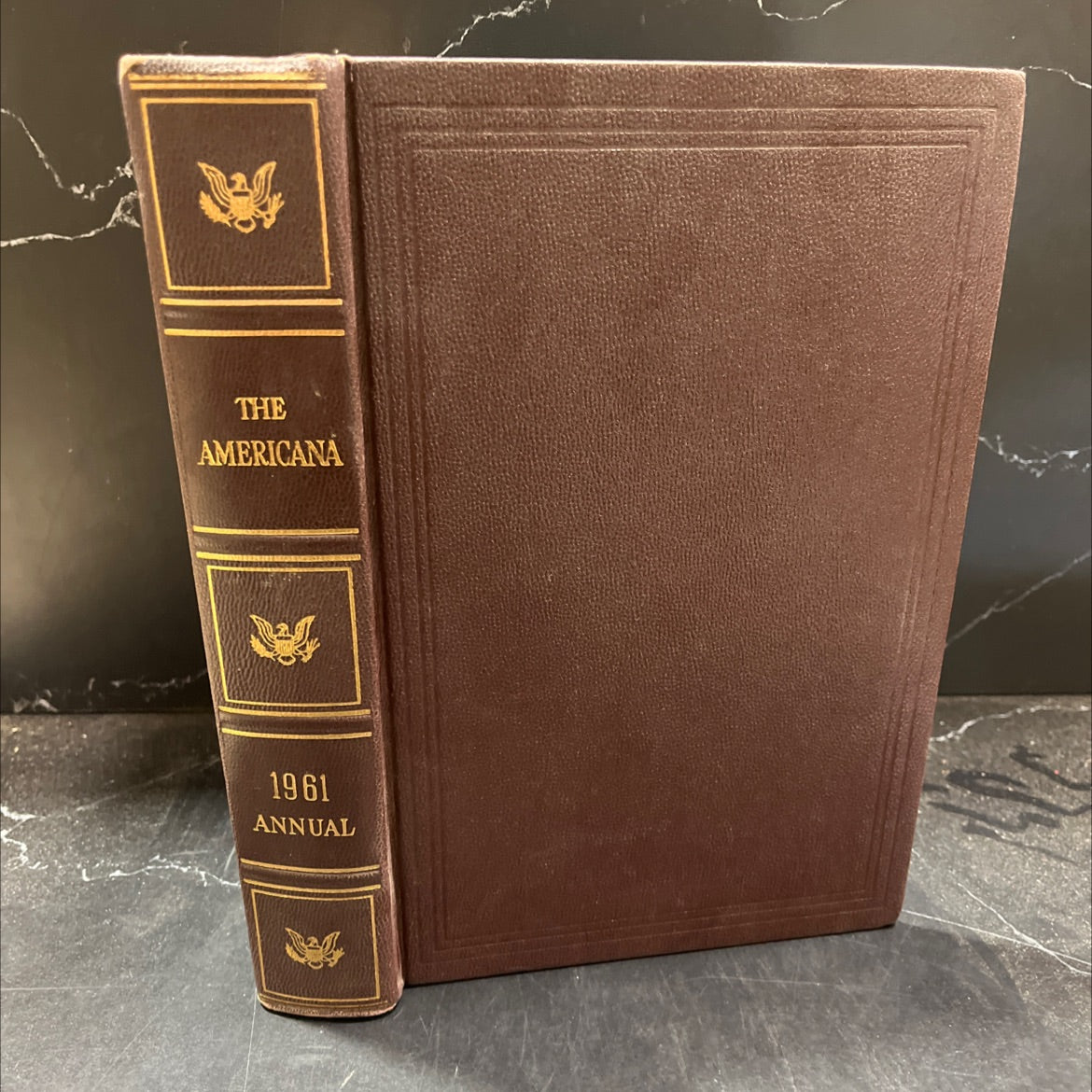 americana annual 1961 an encyclopedia of the events of 1960 book, by lavinia p. dudley, 1961 Hardcover image 1