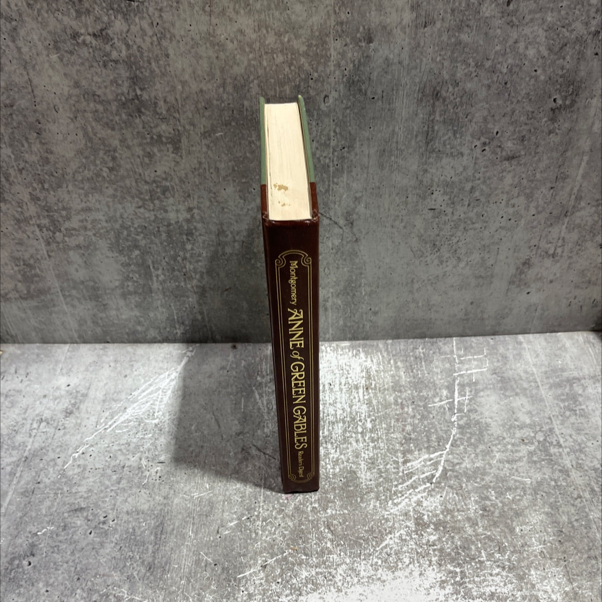 anne of green gables book, by L.M. Montgomery, 1992 Hardcover image 4