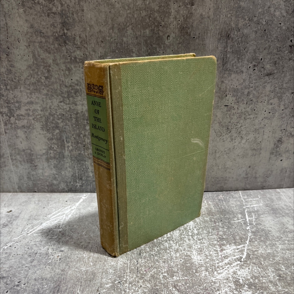 anne of the island book, by l. m. montgomery, 1915 Hardcover image 1