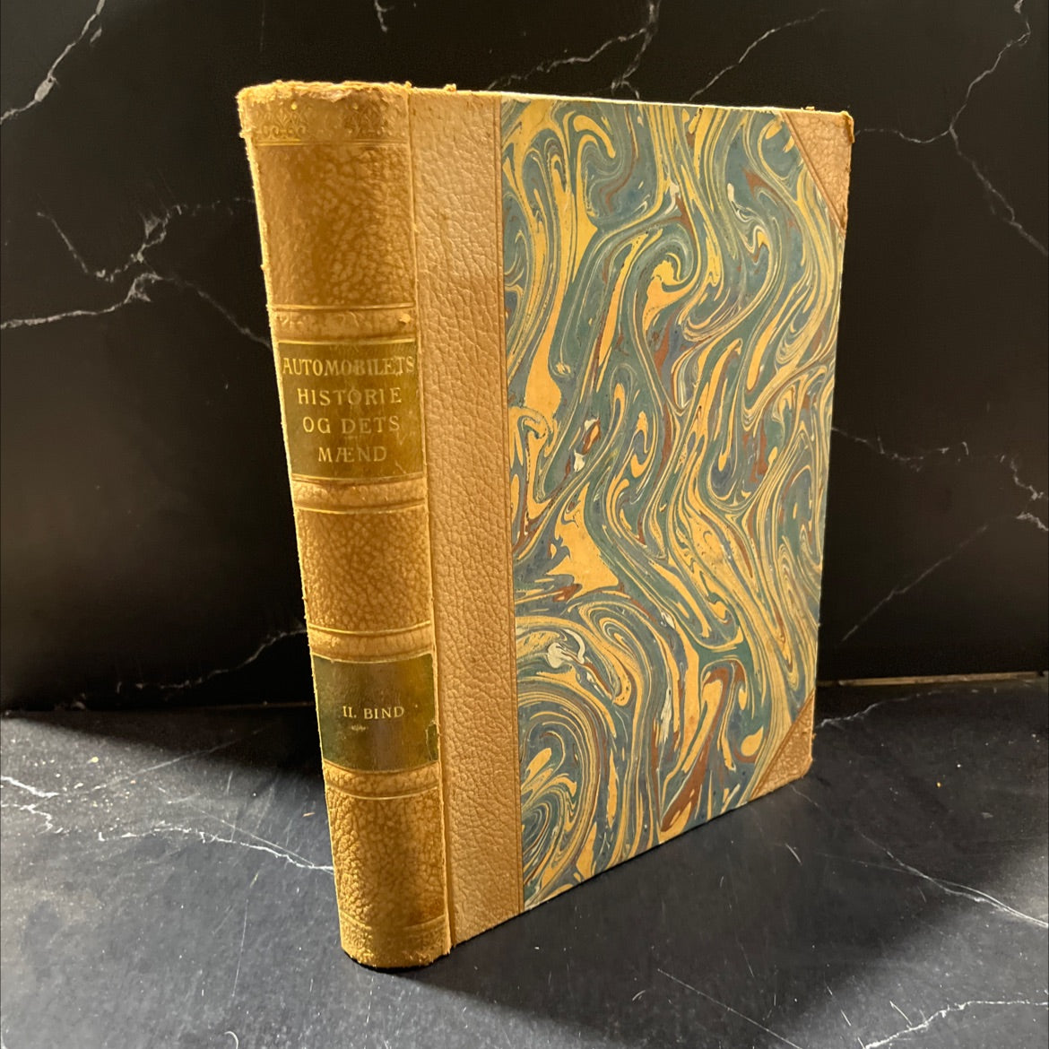 automobile history and its men second volume book, by captain th. gelardi, 1938 Leather image 1